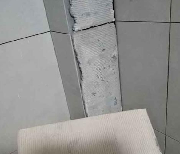 盐湖瓷砖空鼓维修公司分享下厨房瓷砖脱落的补救措施。